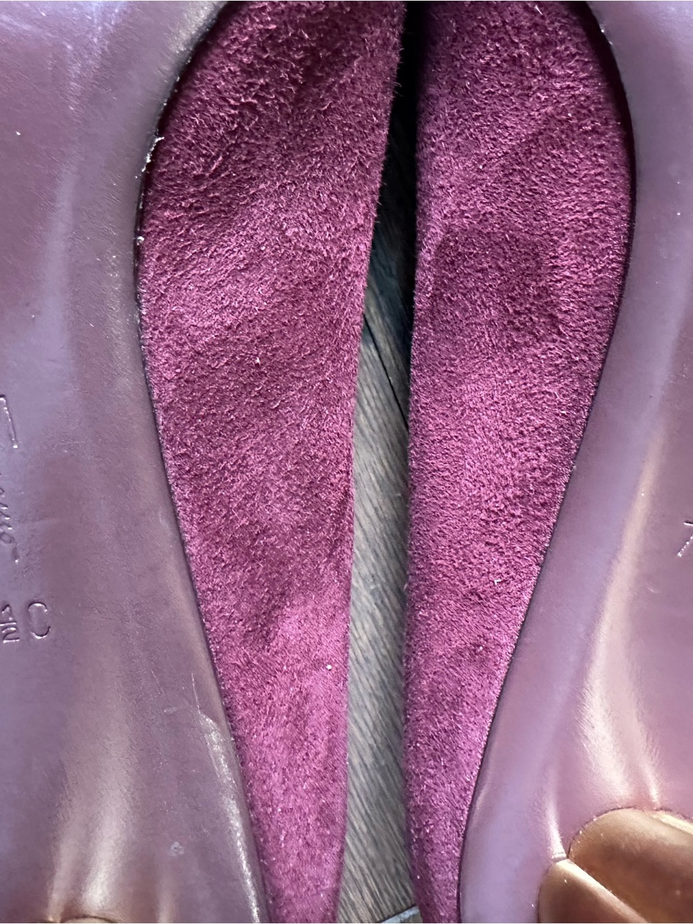 Salvatore Ferragamo Burgundy Suede Pointed-Toe Knot Pumps - Picture 9 of 11